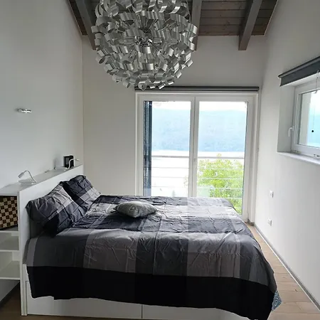 Villa Modern House In The Woods With A View Of Millstaettersee
