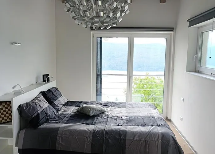 Villa Modern House In The Woods With A View Of Millstaettersee